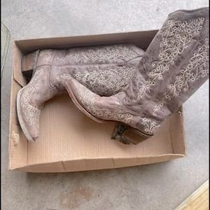 Size 8 1/2 worn once